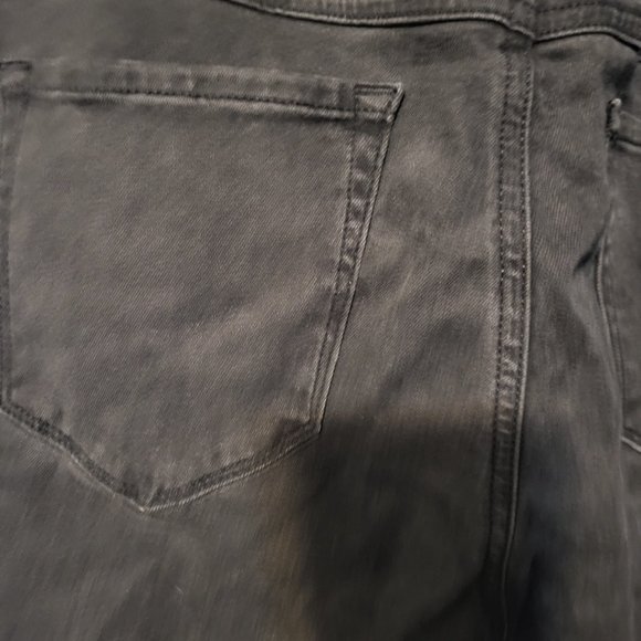 Leopard Guess Jeans (size 28) - Picture 10 of 10